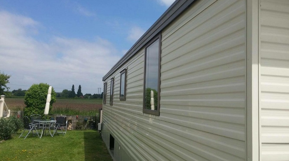 Evesham-in-Worcestershire-Caravan-Doors-Windows